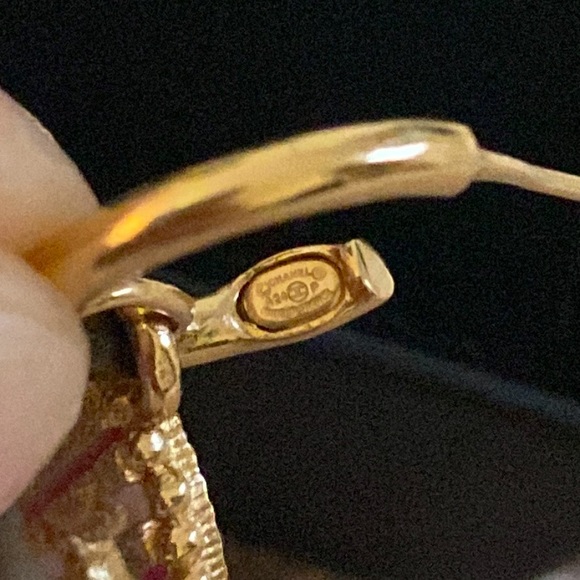 Authentic Chanel CC earrings - Picture 8 of 14